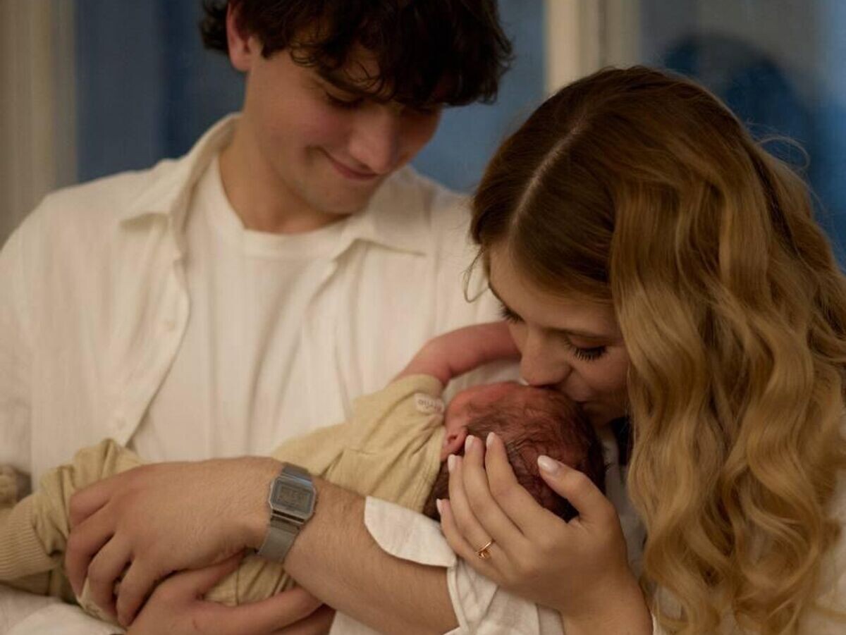    Макар Игнатов и Александра Трусова (Игнатова) с сыном Михаилом | © Фото : Соцсети Александры Трусовой