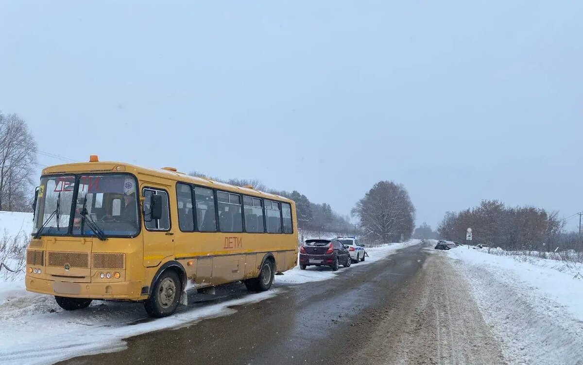    Три человека пострадали в ДТП со школьным автобусом под Ижевском