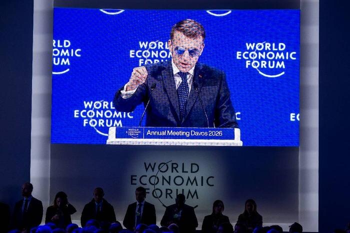 Обложка © GIAN EHRENZELLER