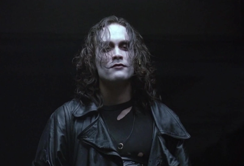 Кадр из фильма "Ворон"