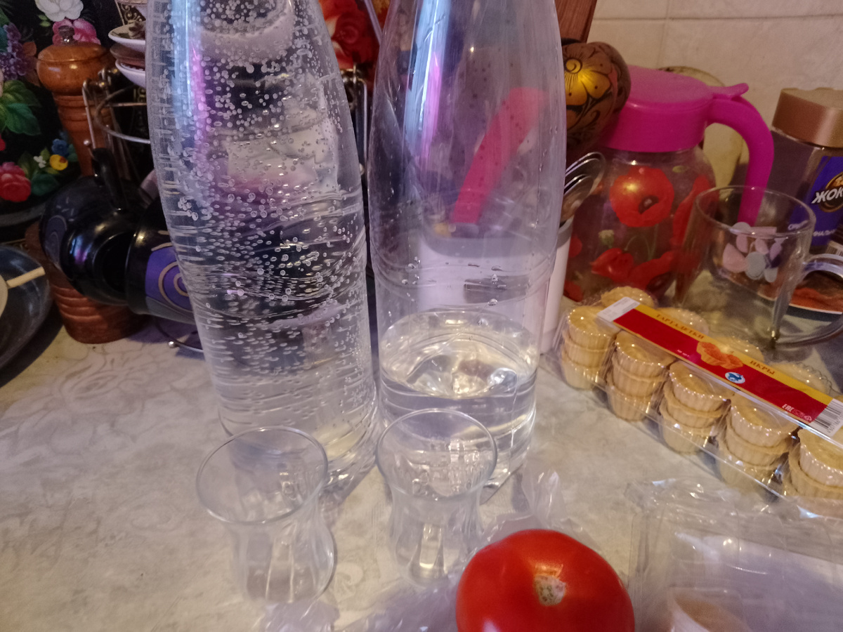 Фото автора, набрали в храме Святой воды