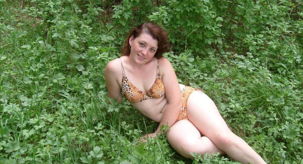 12 фото, которые доказывают, что наши красивые взрослые женщины любят отдыхать в местных полях и перелесках.