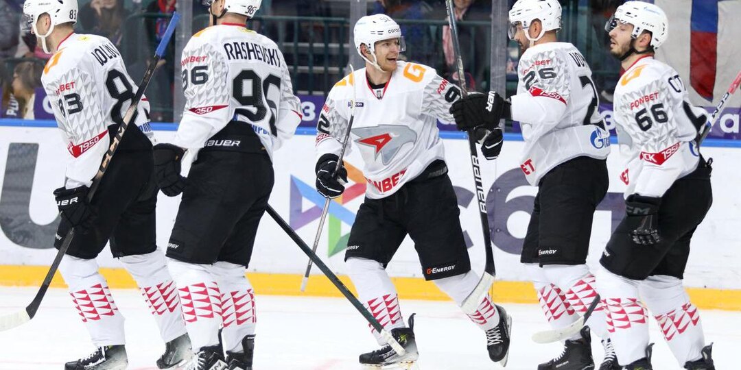 «Авангард» третий раз в сезоне КХЛ обыграл «Салават Юлаев»