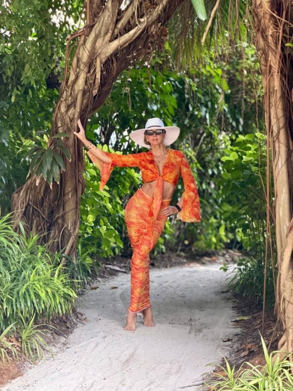    Соцсети Полины Дибровой