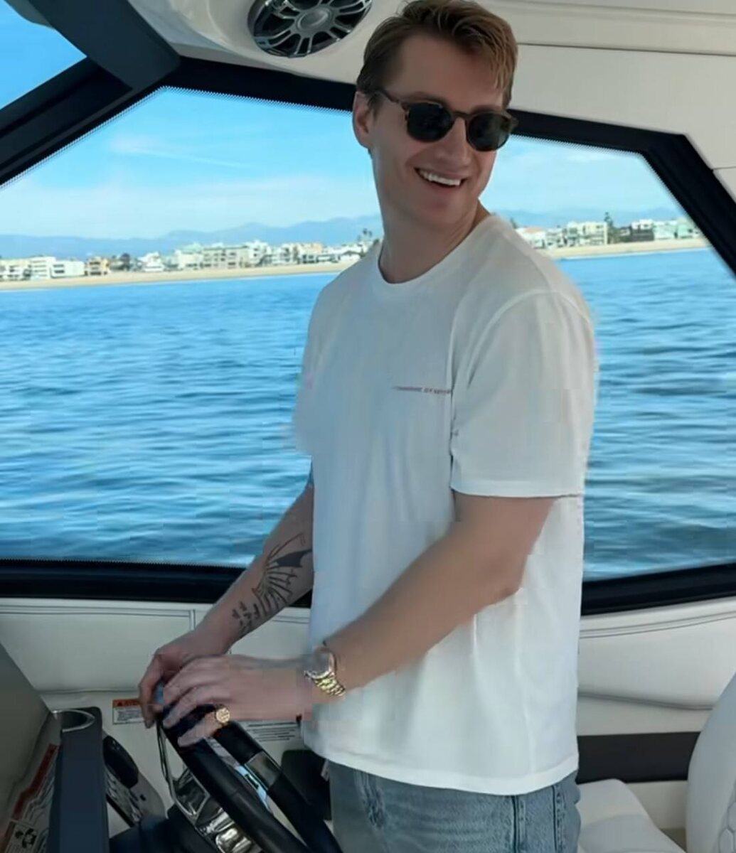 Воробьев водит морские суда. Фото: соцсети