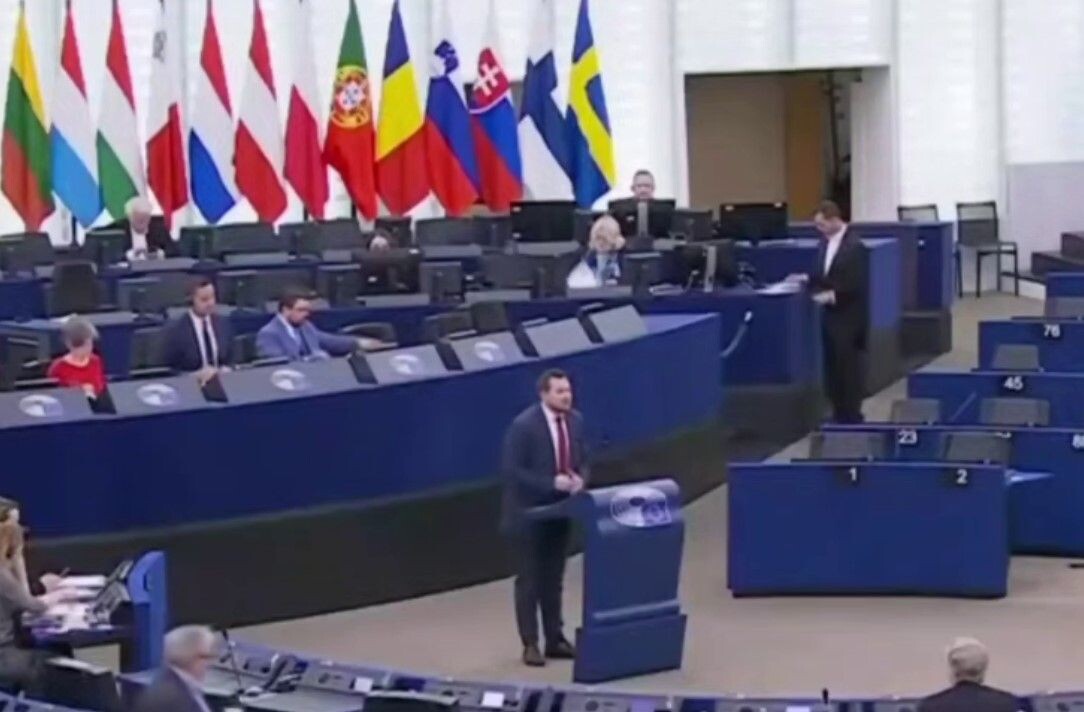     / Источник: Кадр из видео