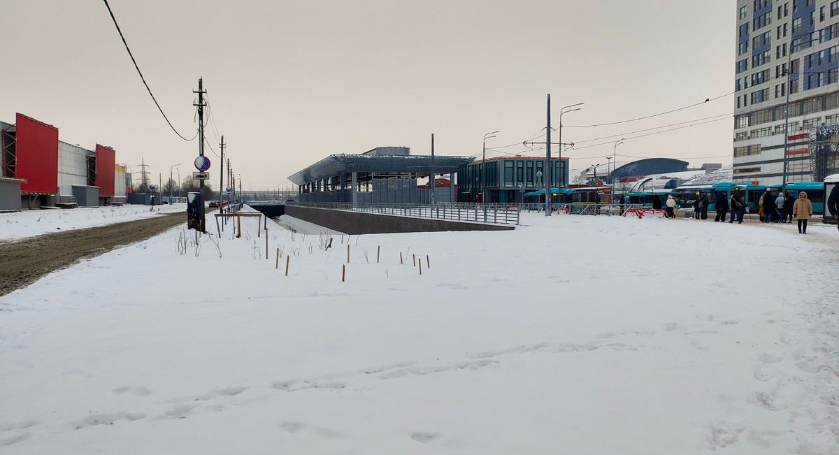 Станционный комплекс трамвая "Славянка" у метро "Купчино"