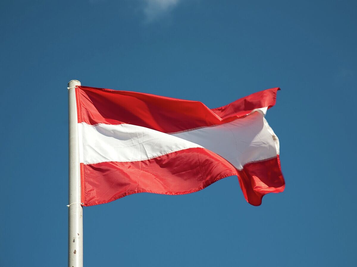    Флаг Австрии. Архивное фото | © Fotolia / Kristina Afanasyeva