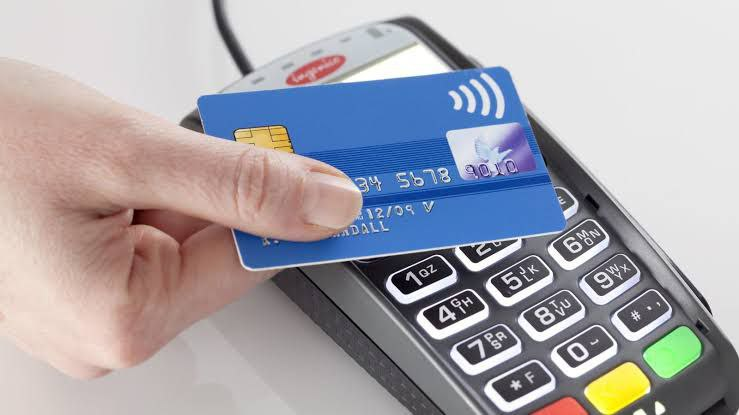 Как изменится оплата картой: секреты нового налога, о которых еще не все знают