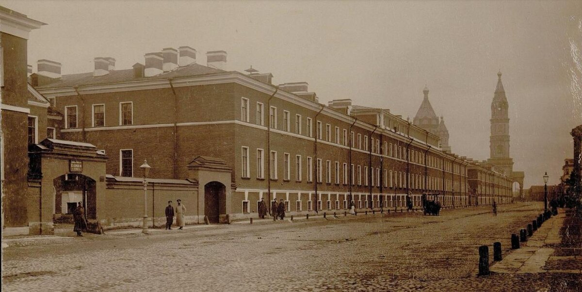 Казармы Егерьского полка по Рузовской улице. Взято с сайта citywalls.ru