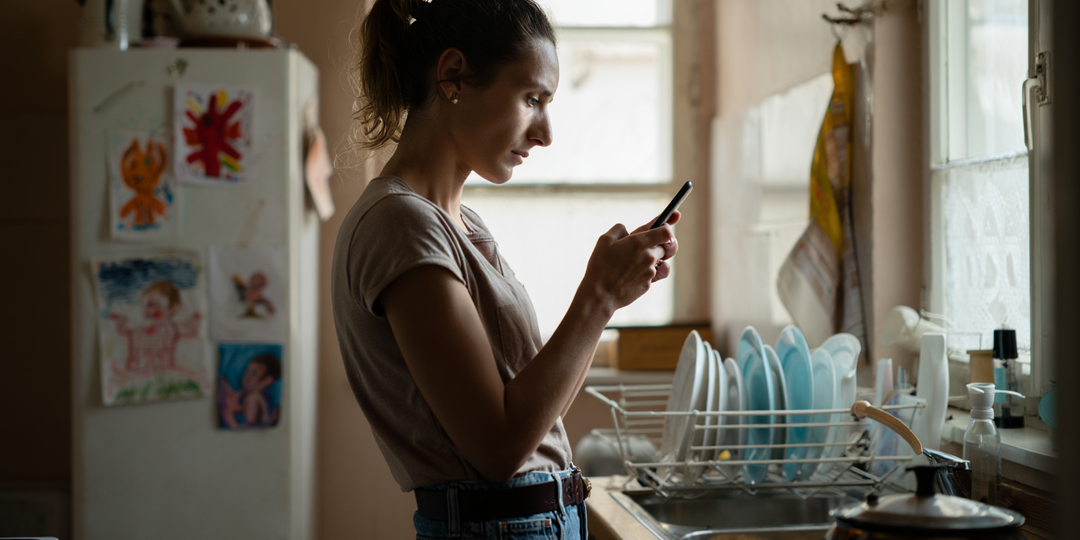Муж разговаривал со своей сестрой и сказал что я никчемная. Я поставила на карте лимит 300 рублей
