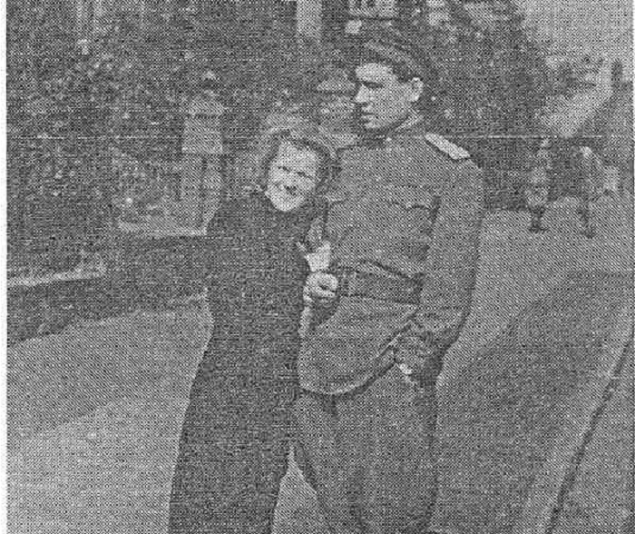Леонид Георгиевич с женой в Германии. 1946 год