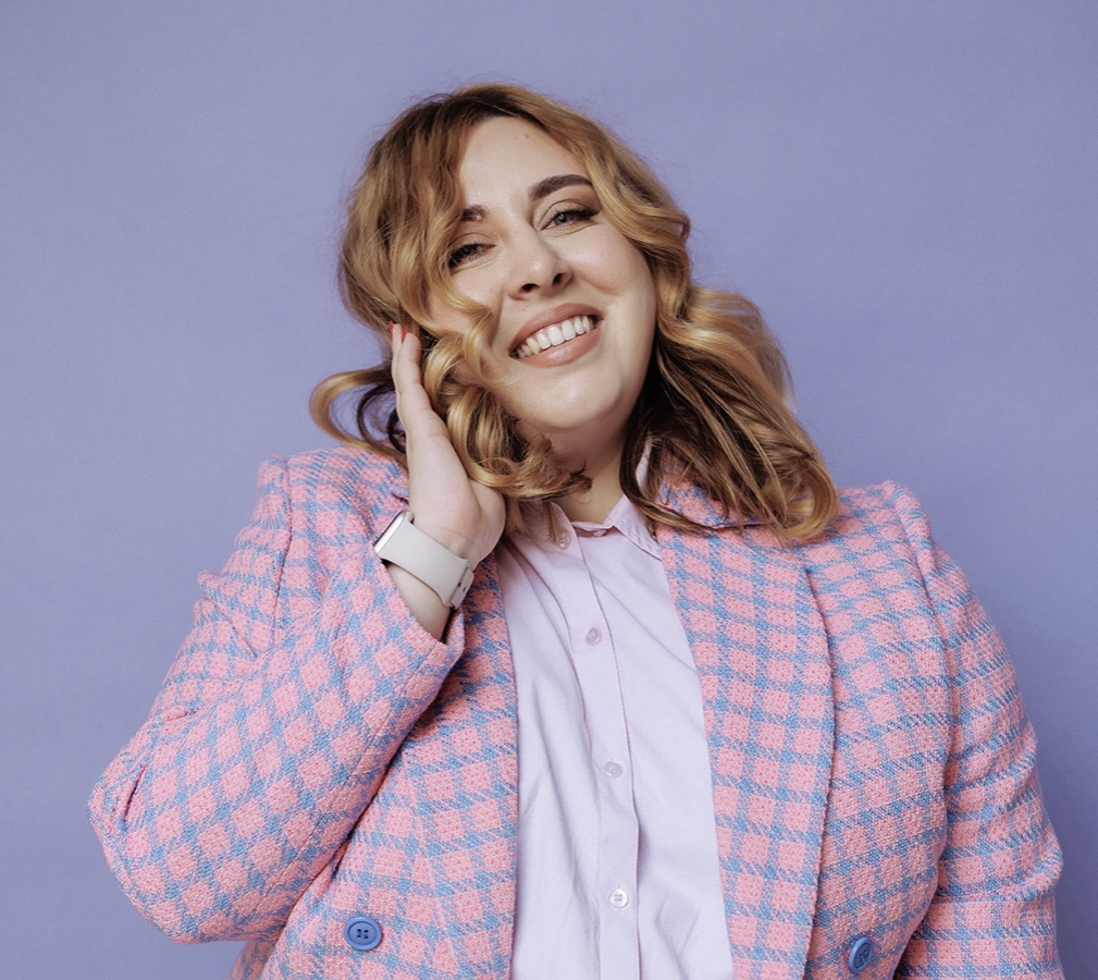 Ярослава Рындина — педагог и психолог, автор курсов и книг, блогер и телеведущая.