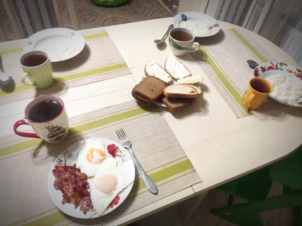 Детям кашу, взрослым яичницу 😁