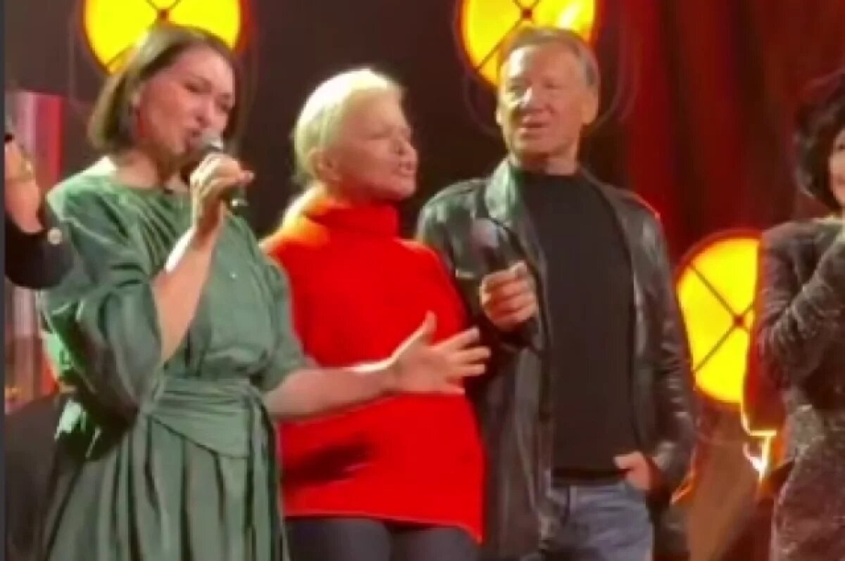    Долина вернулась в Россию и приняла участие в съемке концерта «Своя колея»