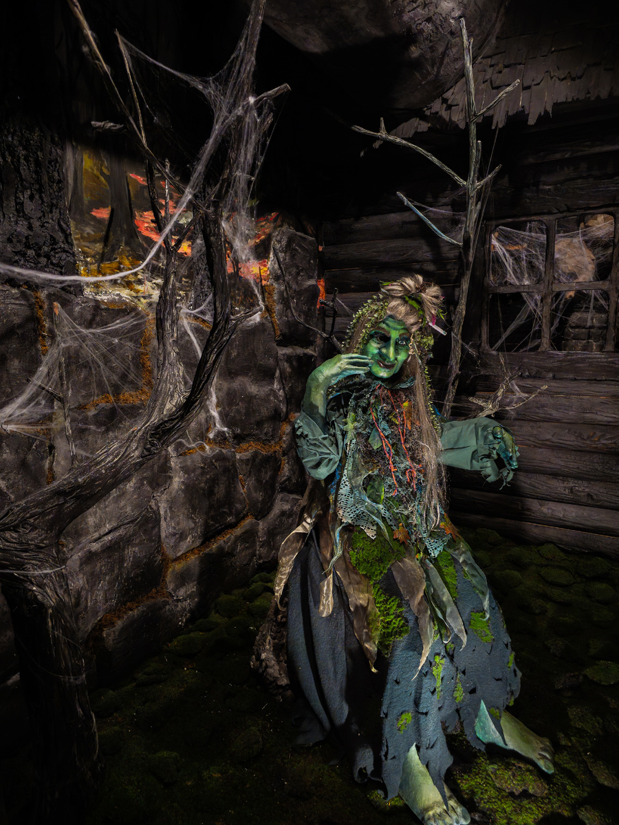 Сказочный хоррор с бабой Ягой