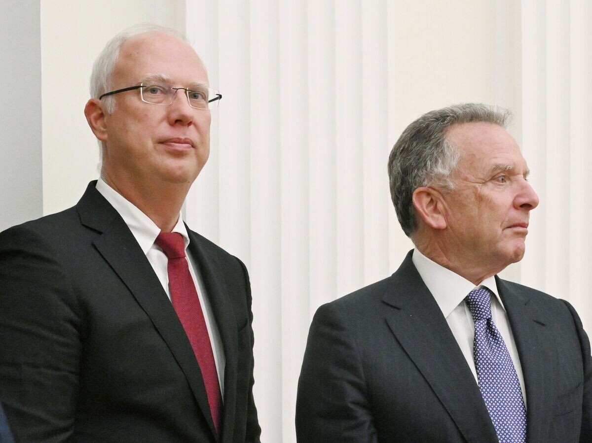    Кирилл Дмитриев и Стивен Уиткофф перед началом встречи с президентом РФ Владимиром Путиным | © РИА Новости / Кристина Кормилицына
