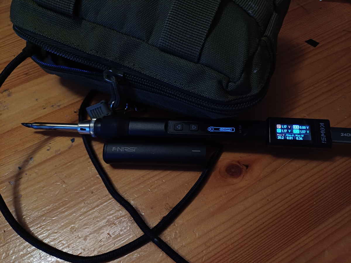 Если вас заинтересовала данная сумка, то это самодельный павербанк на 100 ватт. Советую зайти на канал, там есть статья с очень детальной сборкой К.И.Р.П.И.Ч.а (компактный источник резервного питания индивидуальный чяжелый :)