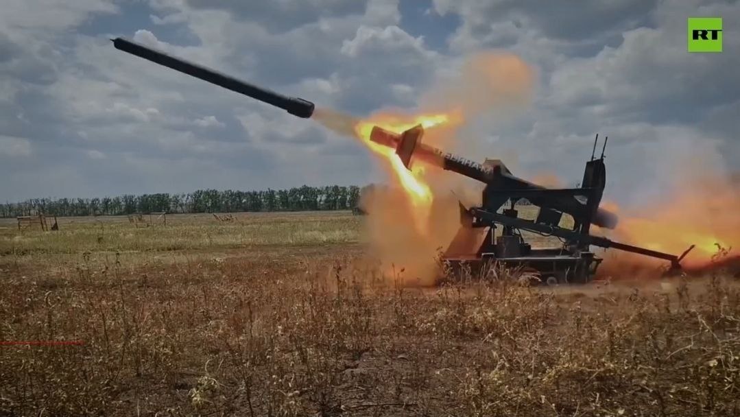 Кадры применения роботизированного комплекса войсками беспилотных систем (БпС)