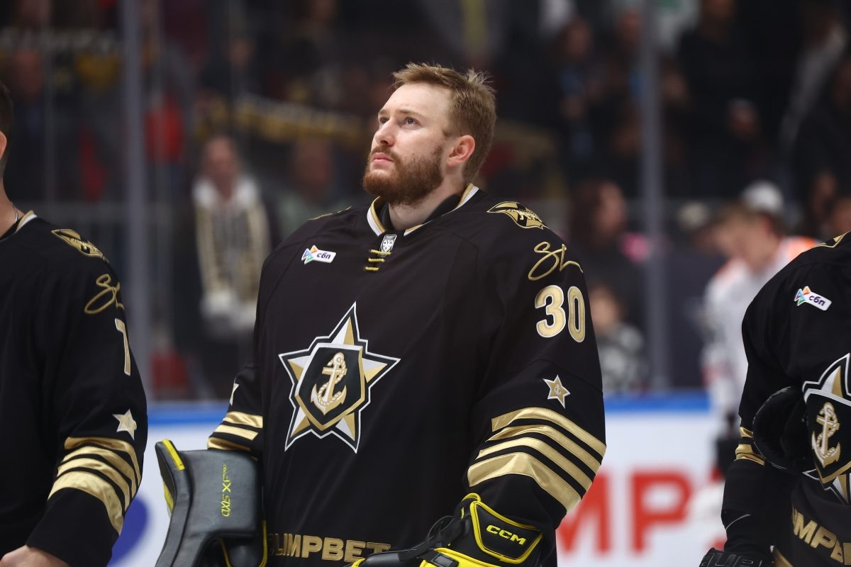    В «Адмирале» Дмитрий Шугаев был вторым вратарём – бэкапом экс-торпедовца Адама Хуски