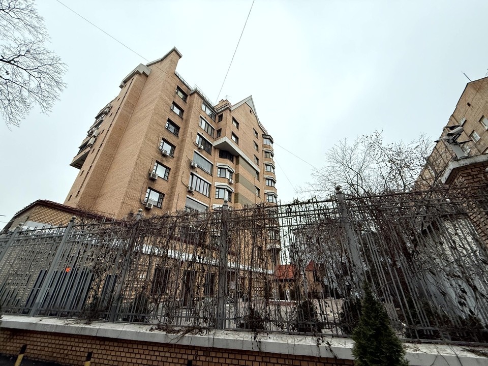    Долина не раскрыла, где она проживает после передачи квартиры Лурье Андрей АБРАМОВ