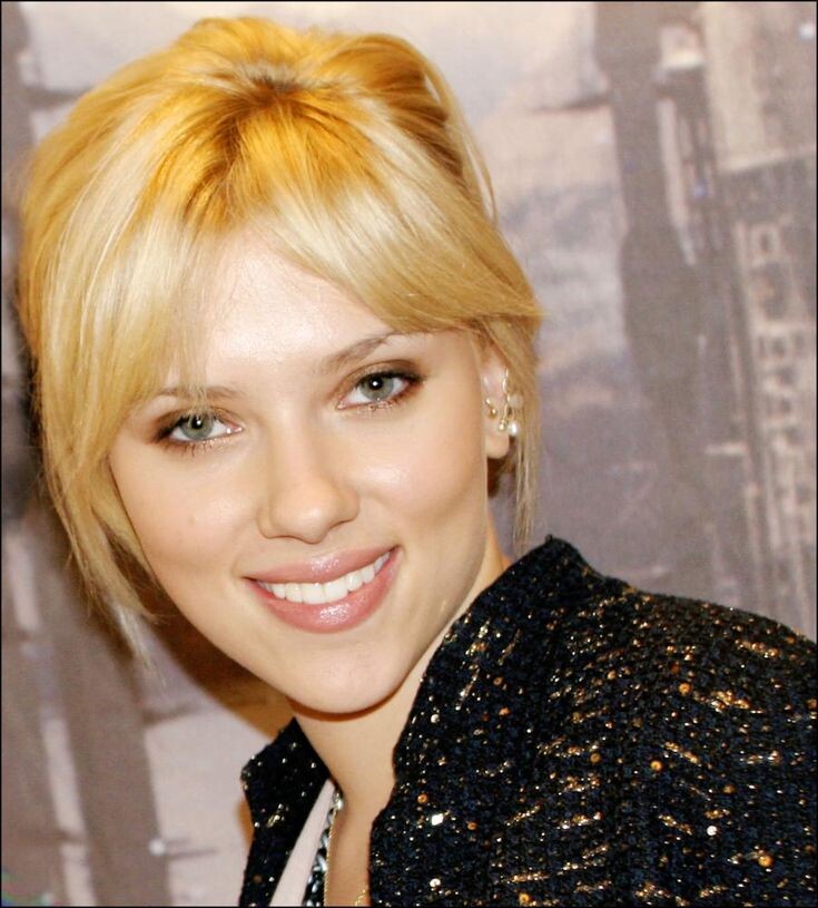 - Хочу выступить с темой "Как сделать так, чтобы клиент пришёл второй раз". -  В работе с клиентами мне нет равных! Охотно верим. В роли рассказчицы Марианны Скарлетт Йоханссон