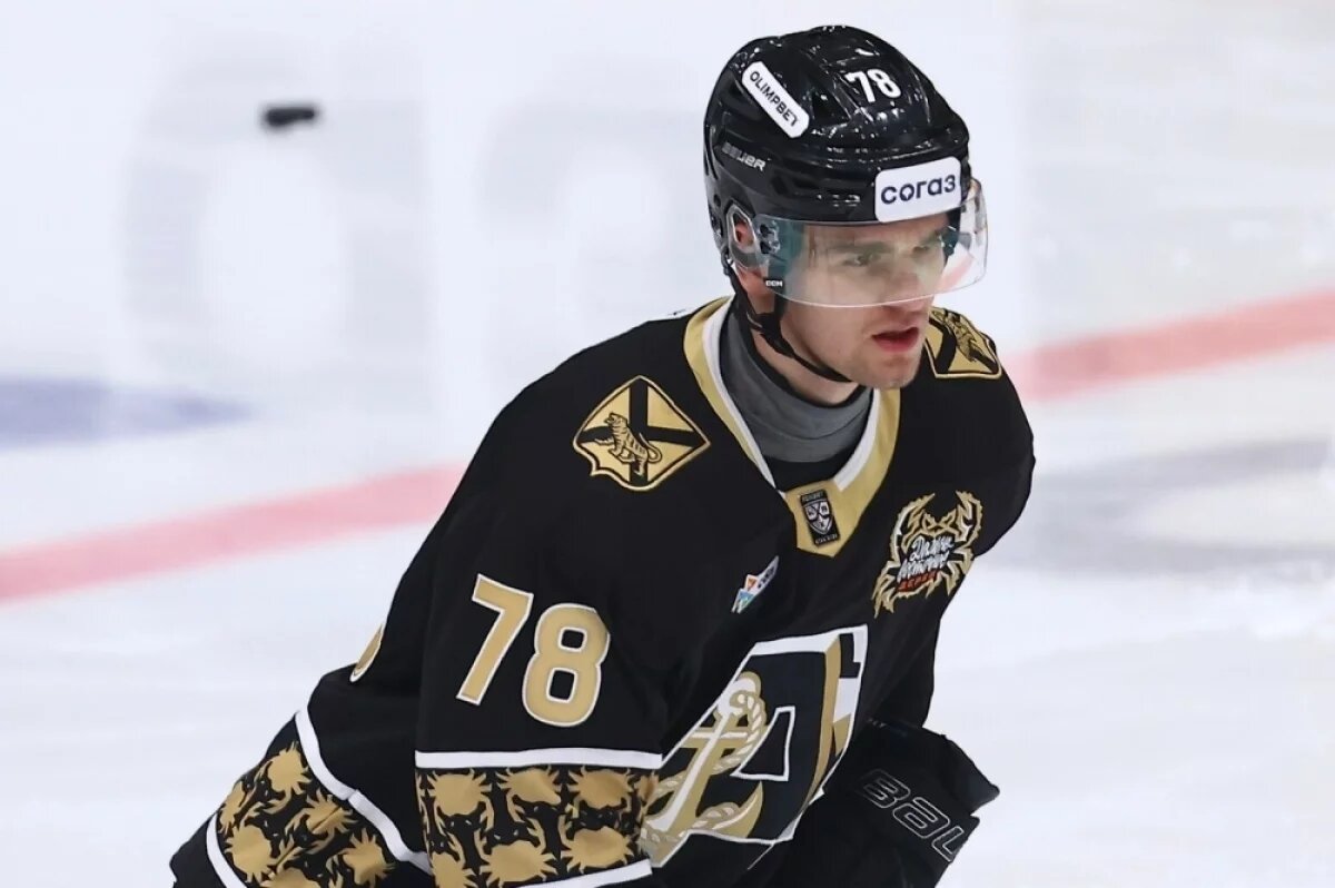    Хоккеист Даниил Гутик перешёл из ХК «Адмирал» в «Спартак» после обмена