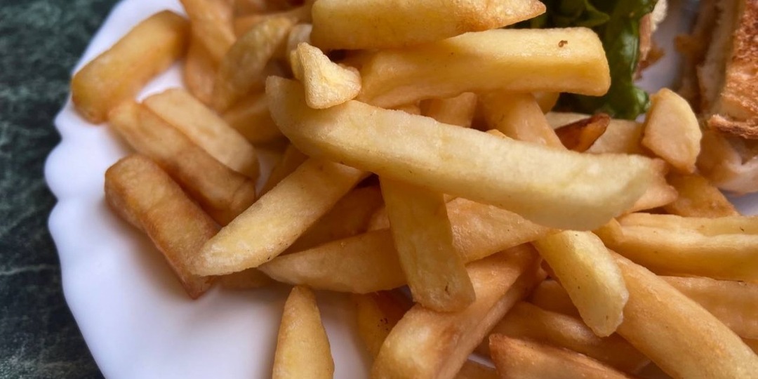 Хрустит с первого укуса: 1 щепотка - и картошка будет золотистой, без лишнего масла