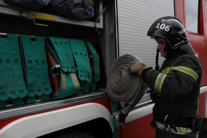 На Кубани загорелся Афипский НПЗ после падения обломков БПЛА