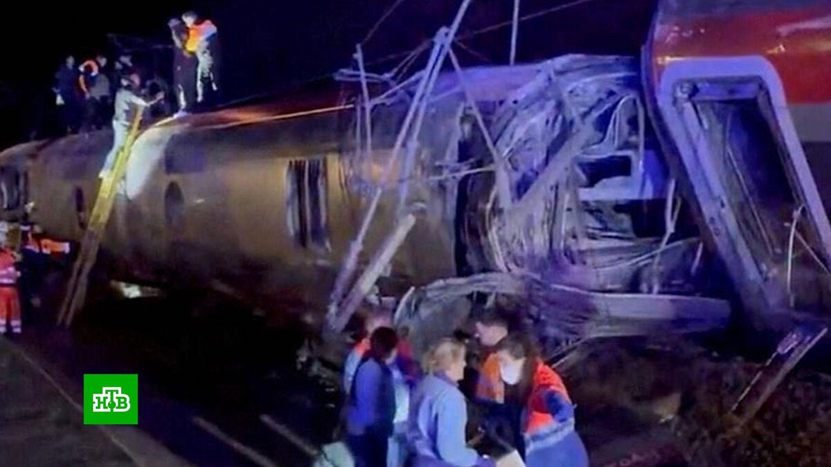    Число жертв столкновения поездов в Испании выросло до 41