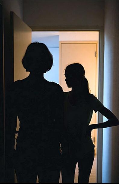 Проверенный в бизнесе инструмент, у ребёнка вызывает только холод и отстранённость