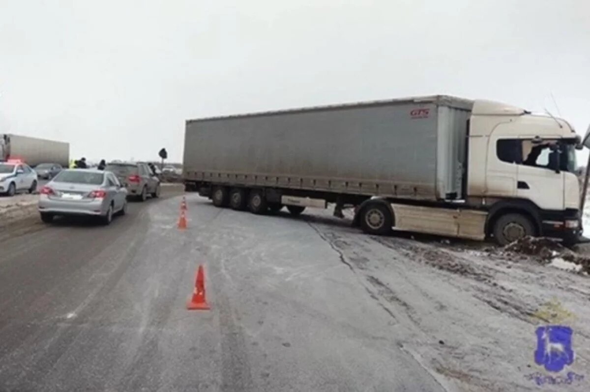    Трагедия на дороге: в Тольятти дальнобойщик погиб в ДТП