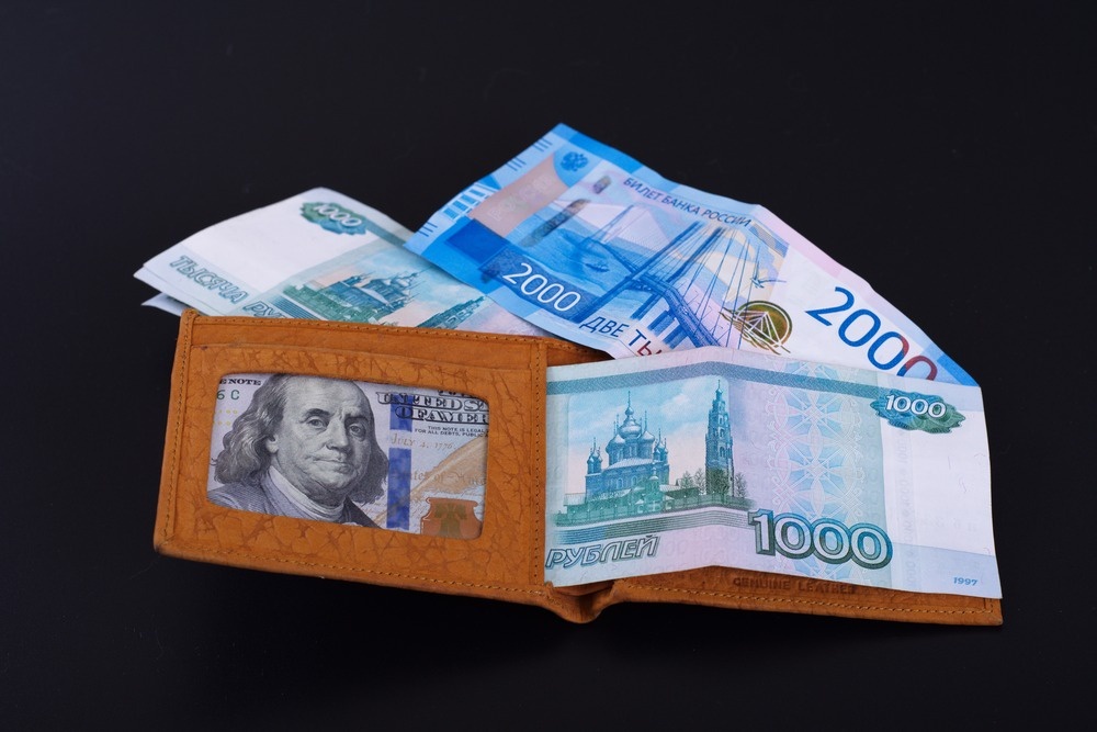    Политика Банка России и изменения во внешней торговле обеспечили довольно крепкий курс рубля. / iStock