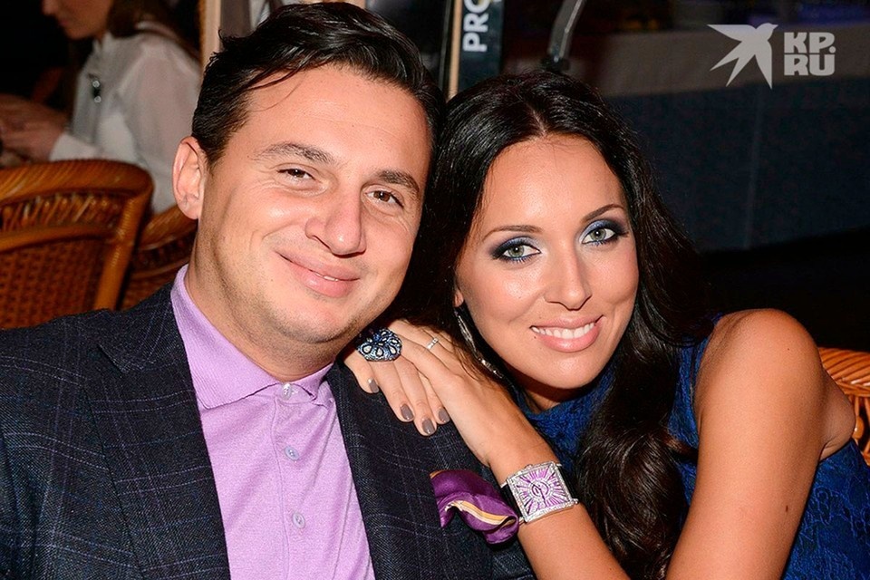    В августе 2024 года Алсу развелась с мужем Яном Абрамовым после 18 лет брака. GLOBAL LOOK PRESS