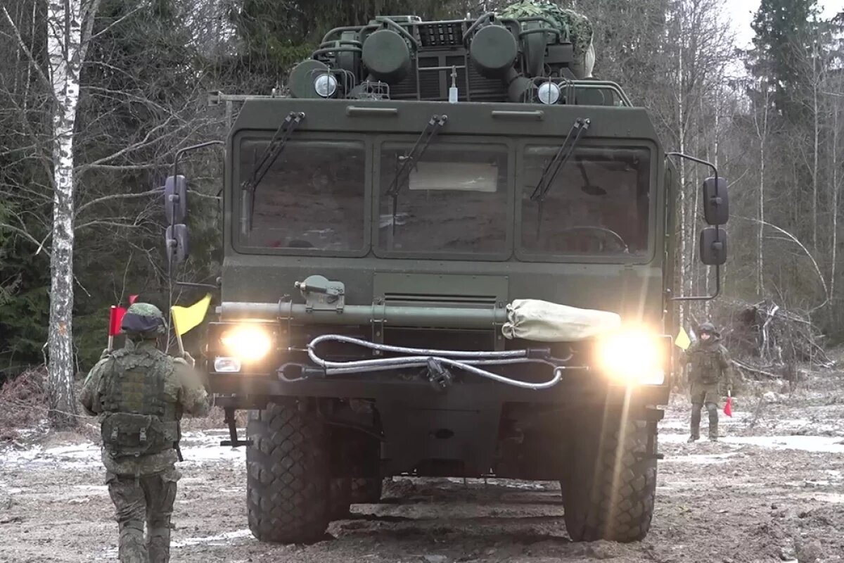    InfoBRICS: в НАТО и ЕС царит паника из-за применения Россией «Орешника»