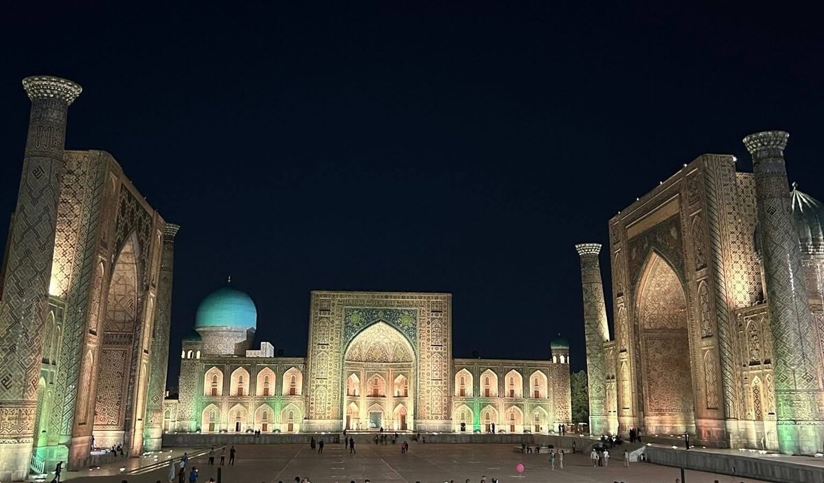 Плошадь Регистан