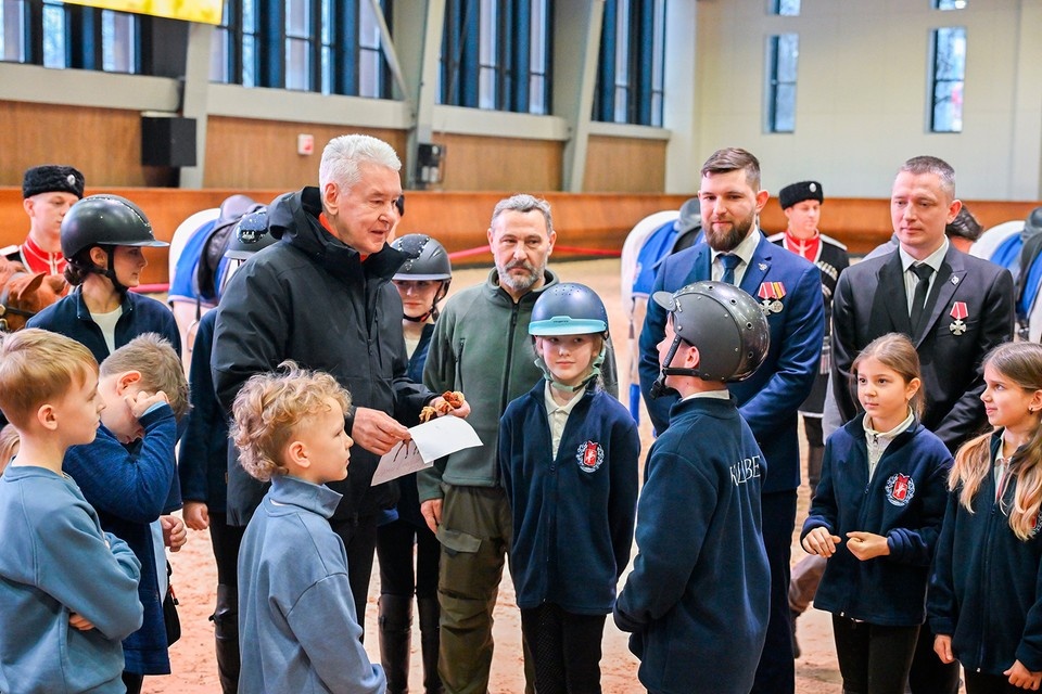    Конный спорт становится в Москве все популярнее, в том числе среди детей. Фото: АГН «Москва»