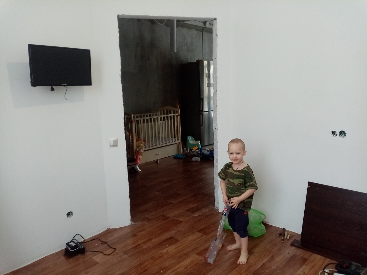 Виталя на кухне