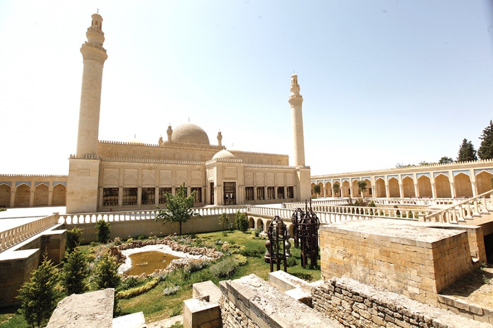 Джума-мечеть в Шемахе. Одна из старейших мечетей Кавказа (заложена в 743 году н. э.). (Фото: https://clck.ru/3RraeM).