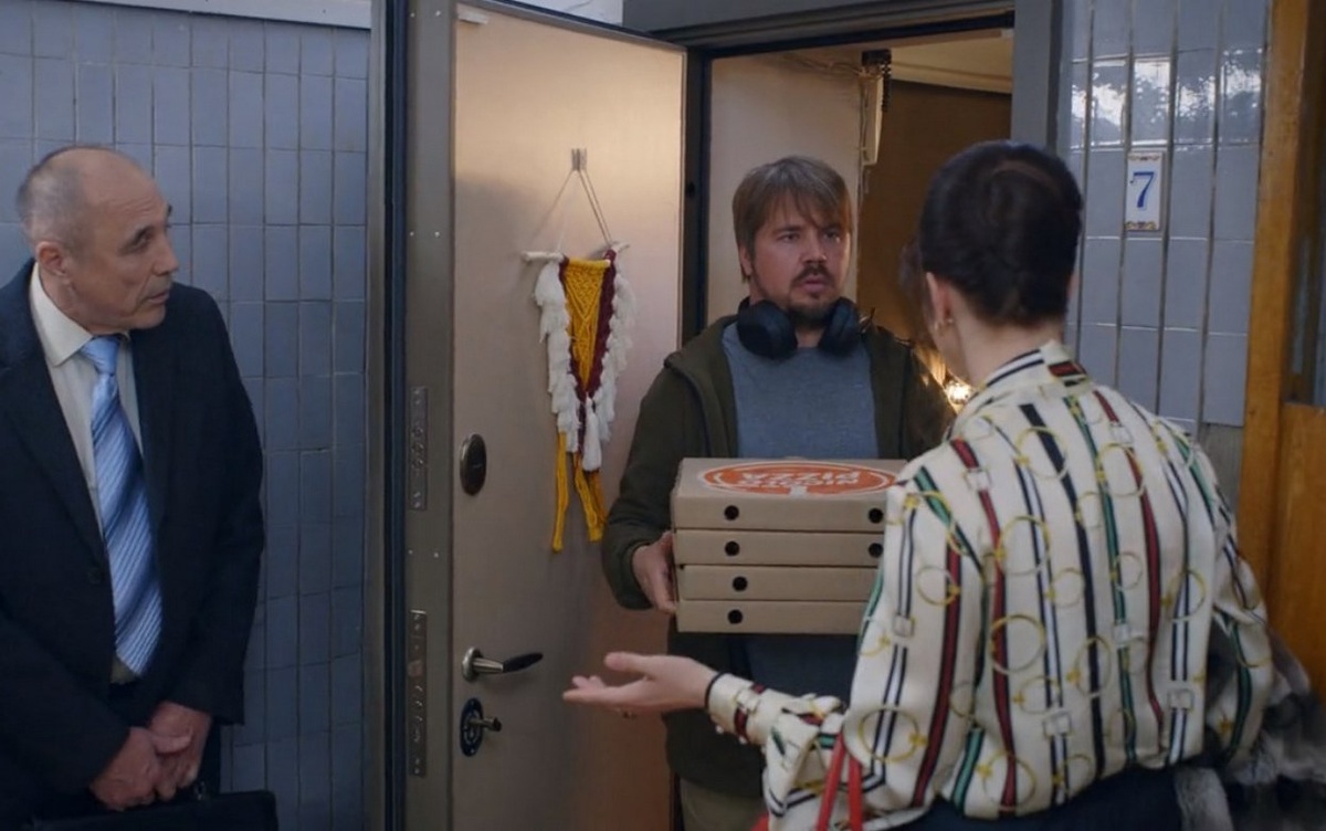    Комик из Ижевска снялся в новом ситкоме «Вечерняя школа» на федеральном канале