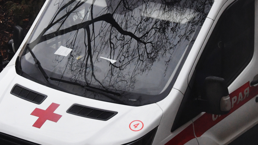 Незапланированное купание: в Севастополе прохожие спасли подростка, упавшего в море