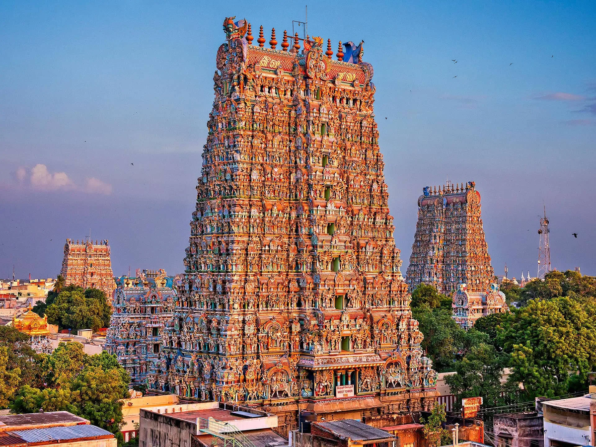 Храм Минакши в Мадурае https://www.patheos.com/sacred-spaces/meenakshi-amman-temple