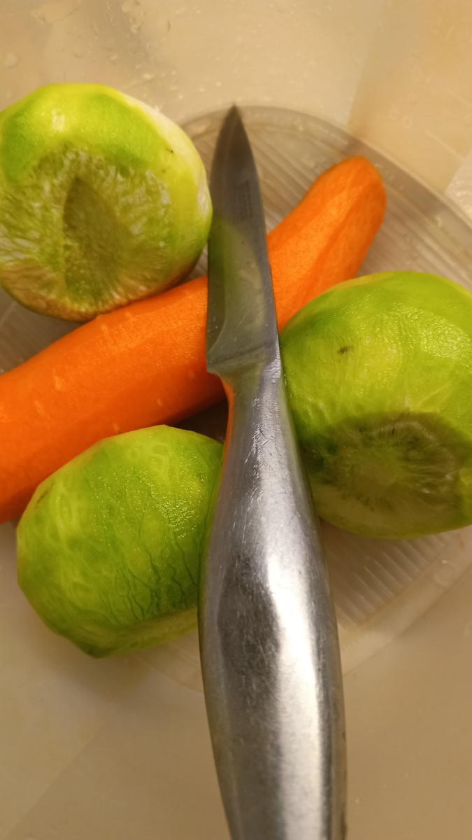 фото автора: овощи подготовлены для салата