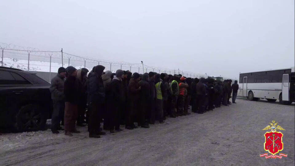     Фото: Скриншот из видео от пресс-службы ГУ МВД России по Санкт-Петербургу и Ленобласти.