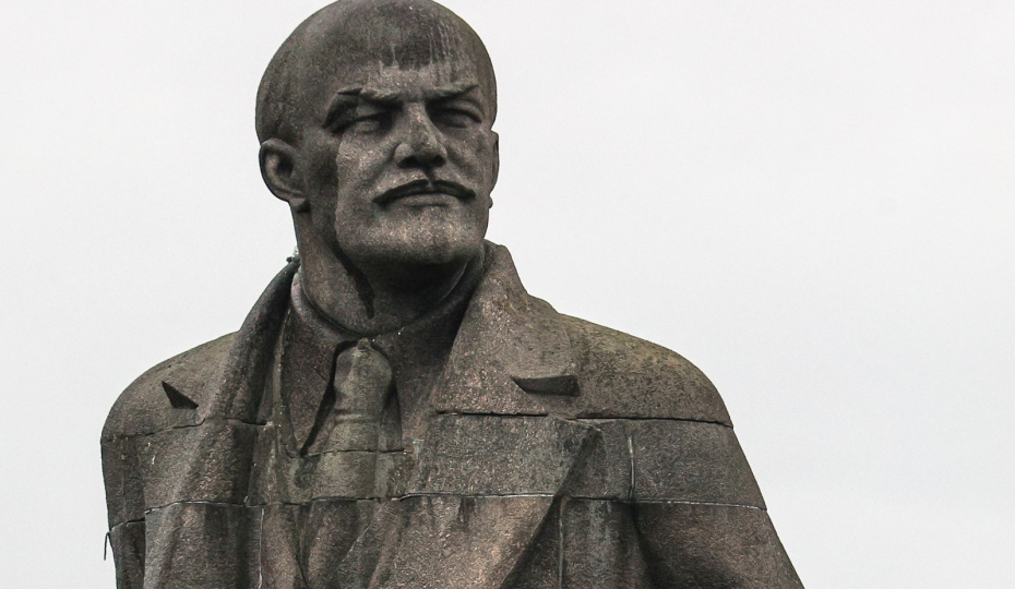 «Необходимо пересмотреть неправильные решения»: в Совфеде предложили вернуть имя Ленина культурным объектам