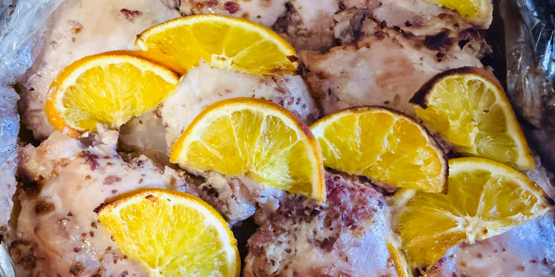 Когда покупаю клюкву, то обязательно готовлю такое горячее блюдо