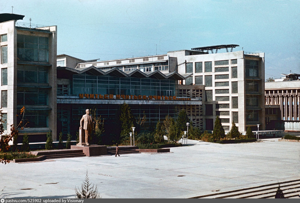 Ташкентский государственный университет имени Ленина (бывший Среднеазиасткий университет). Фото pastvu.com