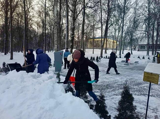 Люди не остались в стороне