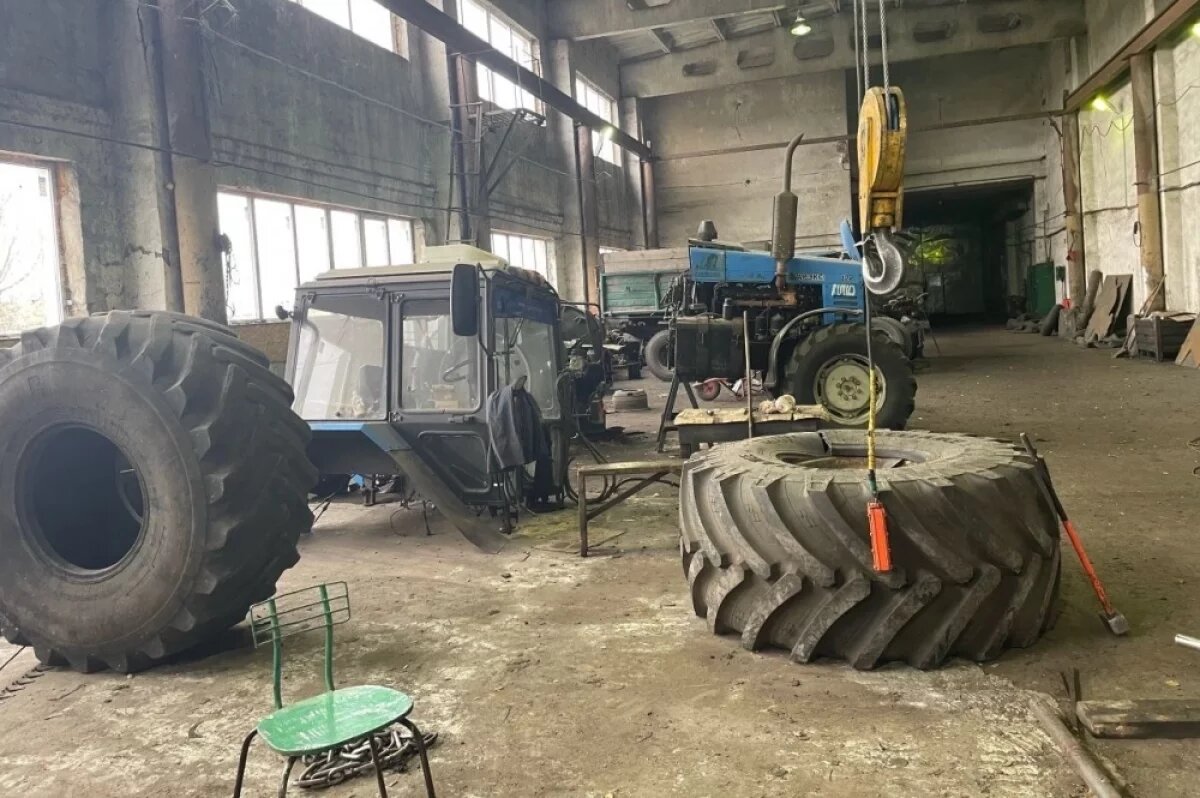    В Саратовской области рабочий тяжело пострадал при взрыве колеса трактора