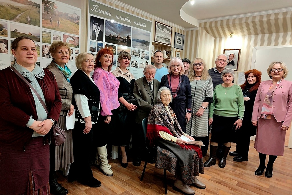    Традиционная благотворительная акция "Дар поэту", посвященная памяти Николая Рубцова, прошла 20 января в Доме знаний на Советском проспекте